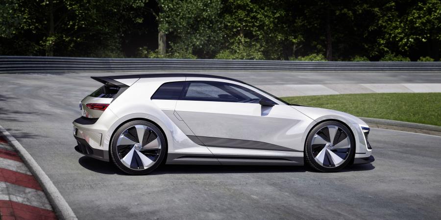  Volkswagen Golf GTE Sport Concept 2015 года  (фото 4 из 17)